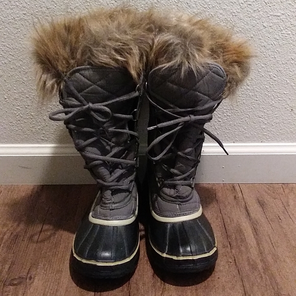 Arctic Ridge 3M Thinsulate size8 womens snow boots,water resistant,grey. - Picture 2 of 4